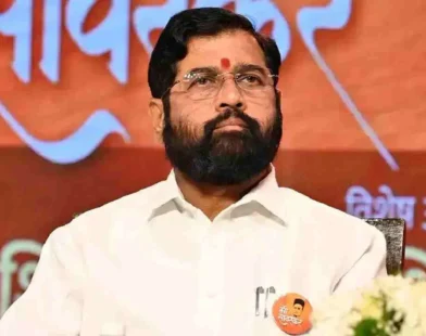 उपमुख्यमंत्री एकनाथ शिंदे मराठी भाषा गौरव सोहळ्यात बोलताना