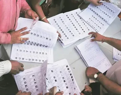 महाराष्ट्र नगरपरिषद मतदान वेळ बदल घोषणा