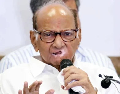 Sharad Pawar addressing media on elections and farmer issues