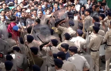 Protesters break court gate in Malegaon, police use mild lathicharge