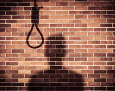 Youth commits suicide by hanging in Nagpur
